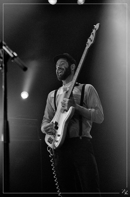 22659-N&B  Whomadewho 24-04-2012 (Zz) (p).jpg